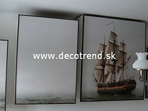 Samolepiaca fólia na skrinkách v obývačke