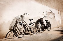 Old bicycles in Italy - fototapeta FS0012