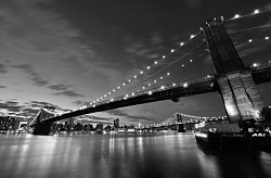 Brooklyn Bridge v noci BW - fototapeta FS0220