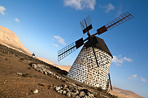 Fototapeta Mestá - Mlyn v španielskom Fuerteventura 3229 - samolepiaca na stenu