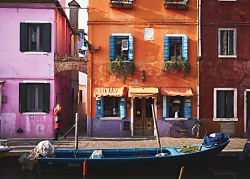 Farebná ulička - fototapeta FX4520