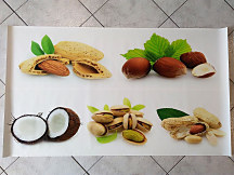 Zľava 70% - Vinylová tapeta Oriešky 120x70cm ( 386 )