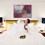 Fialový obraz Abstrakcia - Barker Soozy WDC96369